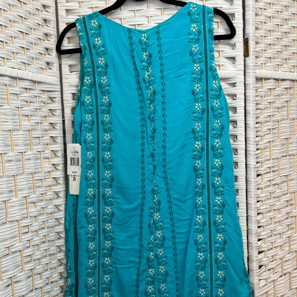 Cute teal sundress with crisscross detail - Picture 2 of 10